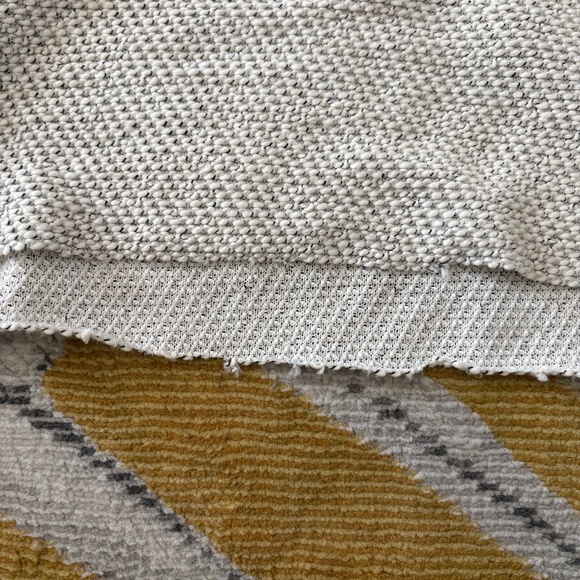 Cropped White and Black Knit Sweater- H&M - Picture 5 of 5